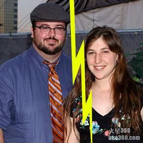《生活大爆炸 The Big Bang Theory》女星Mayim Bialik离婚 《生活大爆炸 The Big Bang Theory》女星Mayim Bialik离婚